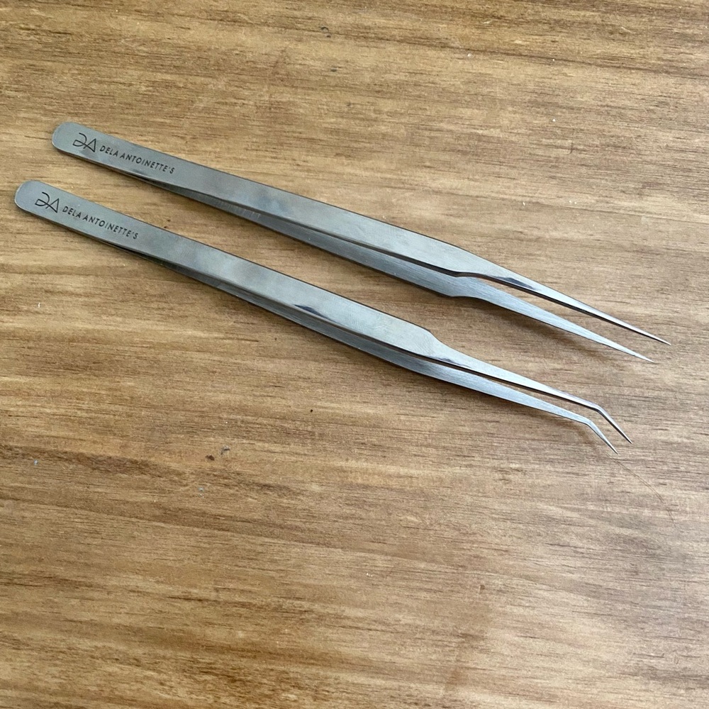 Dela Antoinette Isolation and Application Tweezers